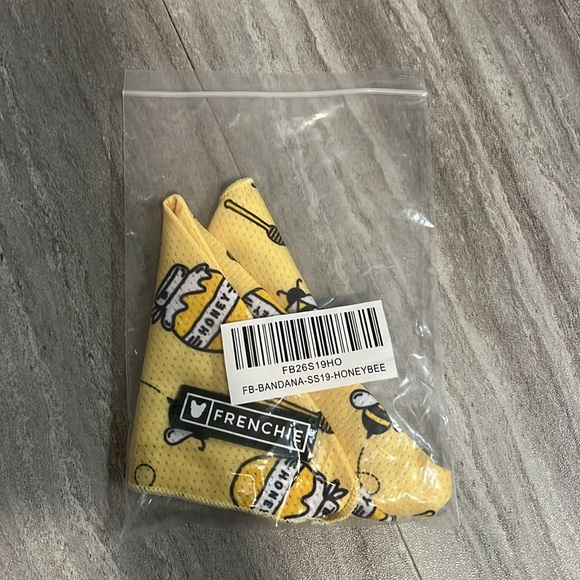 Frenchie Bulldog Cooling Bandana in Honeybee - Picture 3 of 3